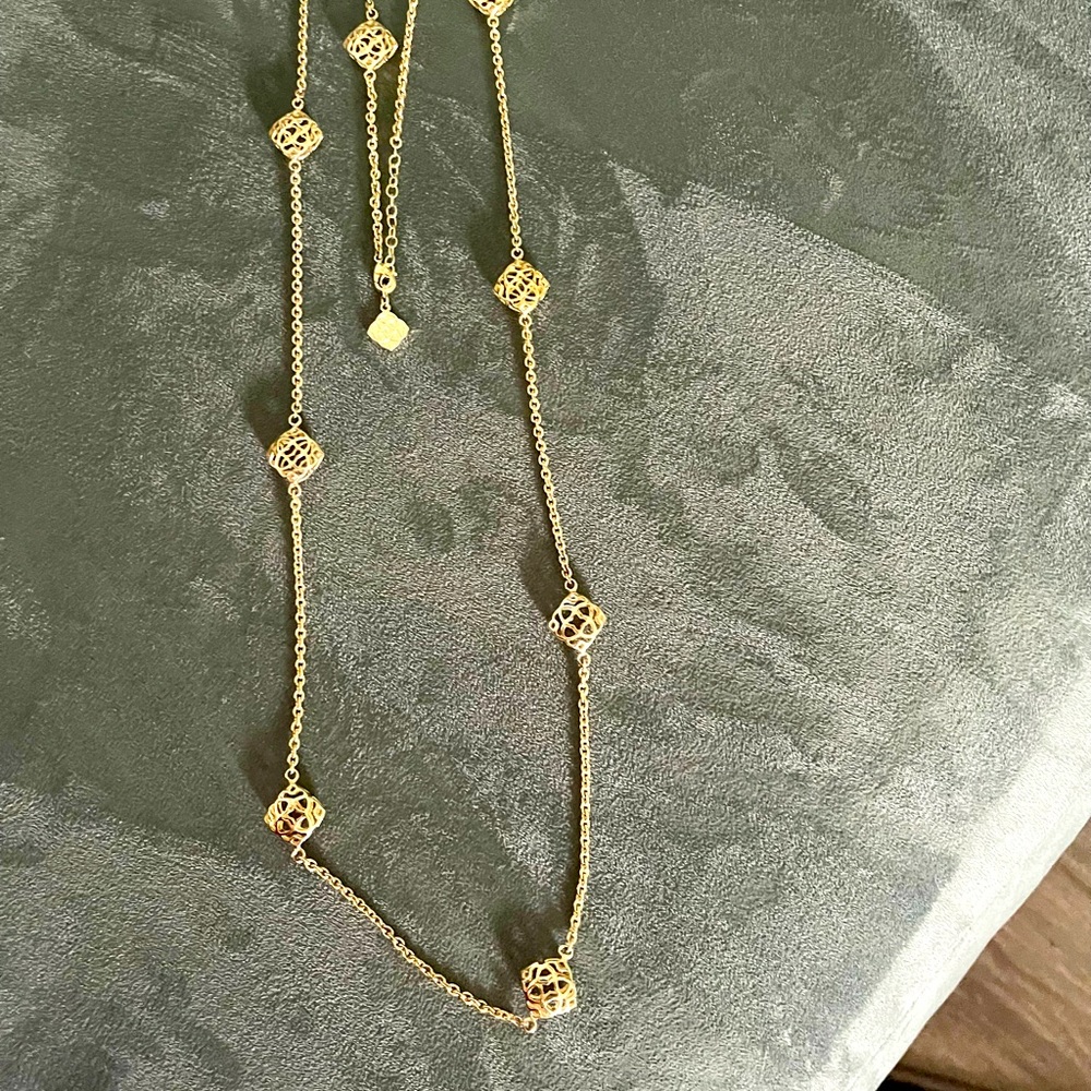 Kendra Scott Signature Necklace